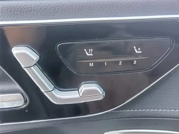 Mercedes-Benz EQE 2022, фото 38