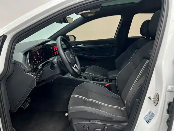 Volkswagen Golf 2023, фото 15