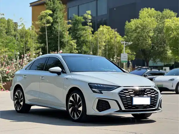 Audi A3 2023, фото 3