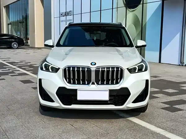 BMW X1 2023, фото 2