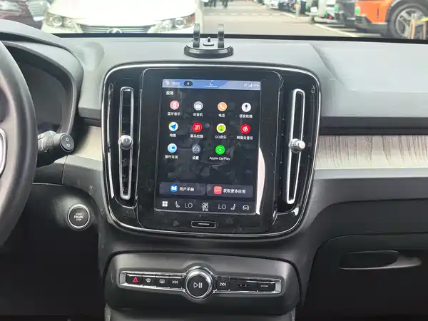 Volvo XC40 2024, фото 6