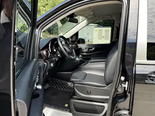 Mercedes-Benz V-Class 2022, фото 3
