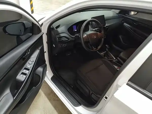 Hyundai Elantra 2020, фото 15