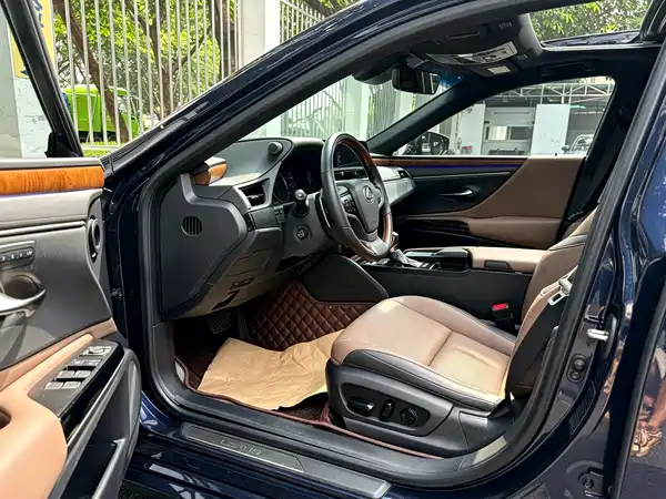 Lexus ES 2021, фото 7