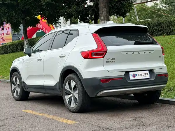 Volvo XC40 2024, фото 4