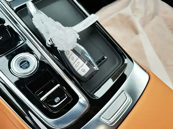 Geely Boyue L 2025, фото 8