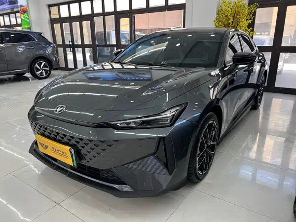 Changan UNI-V iDD 2024