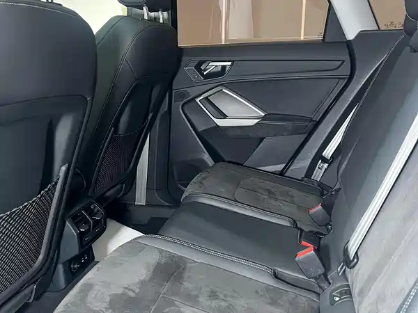Audi Q3 2022, фото 12