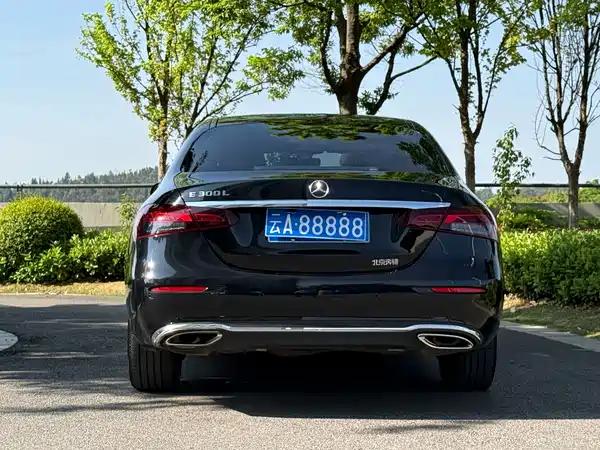 Mercedes-Benz E-Class 2022, фото 9