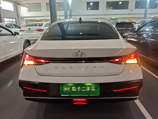 Hyundai Elantra 2023, фото 5