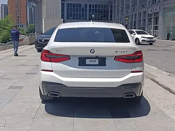 BMW 6 Series GT 2022, фото 7