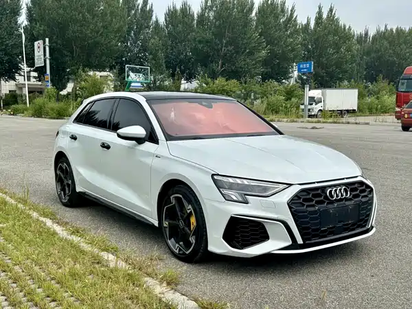 Audi A3 2023, фото 3