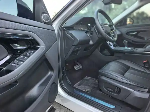 Land Rover Range Rover Evoque 2023, фото 3