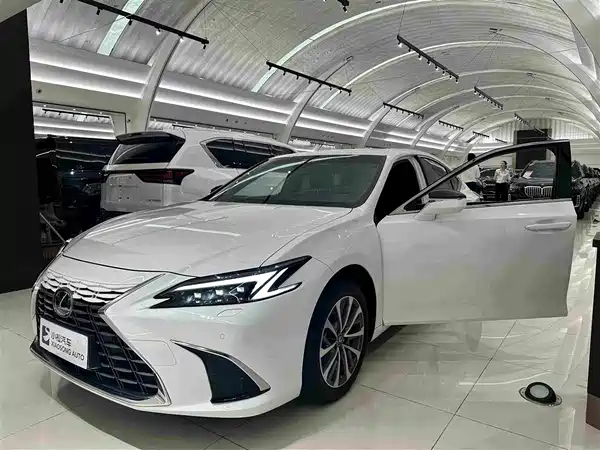 Lexus ES 2025, фото 5