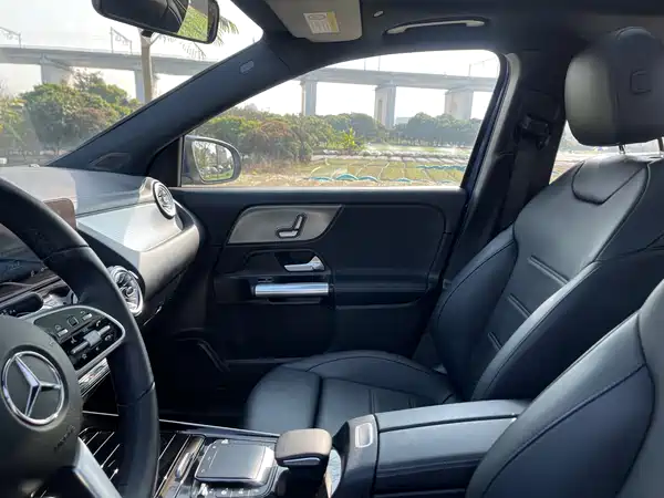 Mercedes-Benz GLA 2023, фото 18