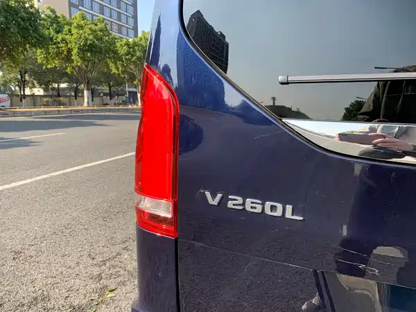 Mercedes-Benz V-Class 2022, фото 12