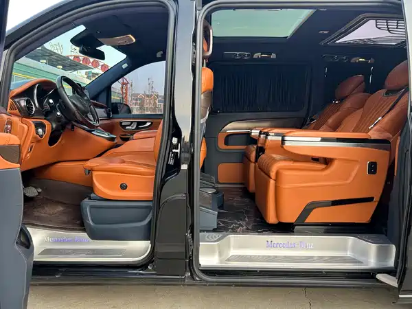 Mercedes-Benz V-Class 2022, фото 12