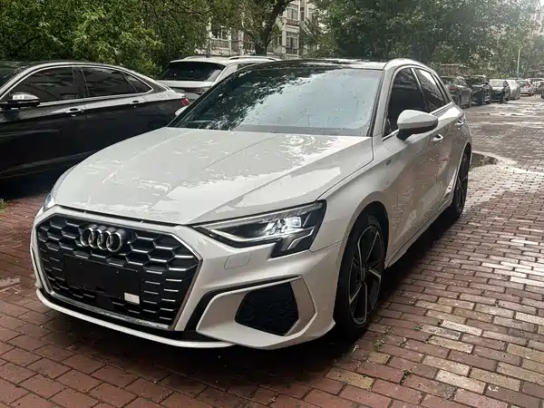 Audi A3 2023, фото 2