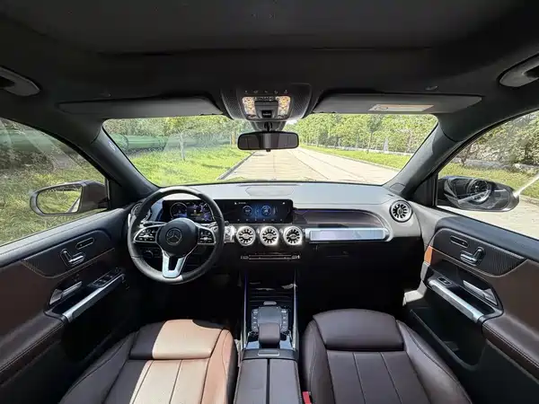 Mercedes-Benz GLB 2023, фото 8