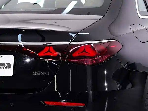 Mercedes-Benz E-Class 2026, фото 9