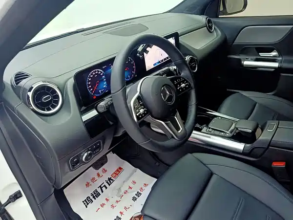 Mercedes-Benz GLA 2023, фото 8