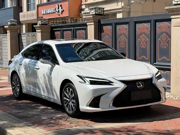 Lexus ES 2025, фото 3