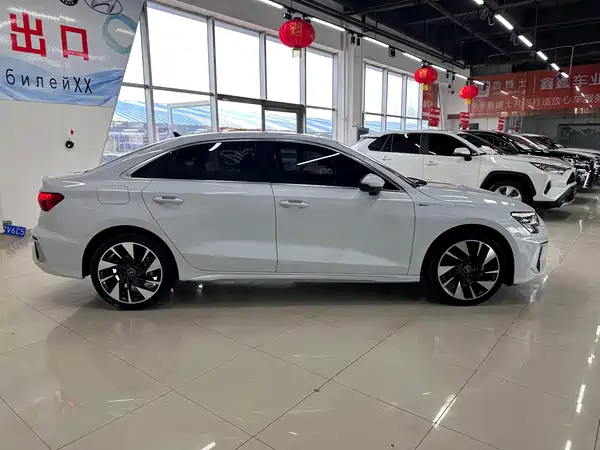 Audi A3 2022, фото 4