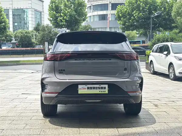 BYD Tang DM-i 2025, фото 8