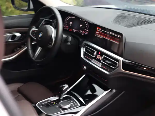 BMW 3 Series 2022, фото 38