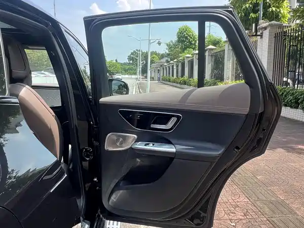 Mercedes-Benz EQE SUV 2023, фото 12