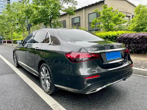 Mercedes-Benz E-Class 2022, фото 5