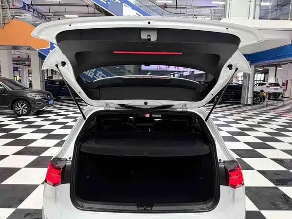 Volkswagen Golf 2023, фото 15