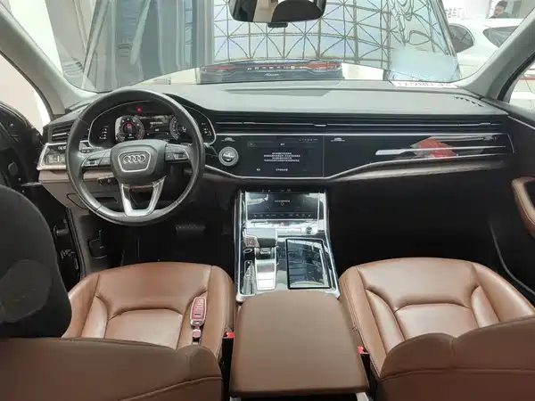 Audi Q7 2023, фото 6