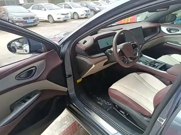 BYD Seal 07 DM-i 2025, фото 16