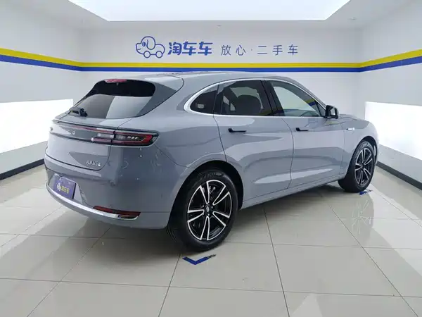 AITO M5 2025, фото 3