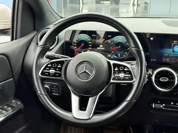 Mercedes-Benz B-Class 2022, фото 26
