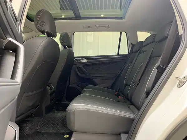 Volkswagen Tiguan L 2023, фото 9