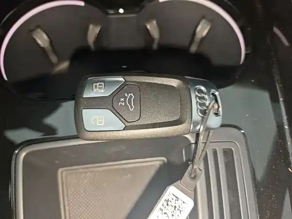 Audi A4L 2024, фото 8