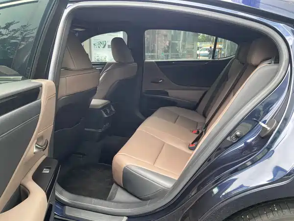 Lexus ES 2022, фото 5