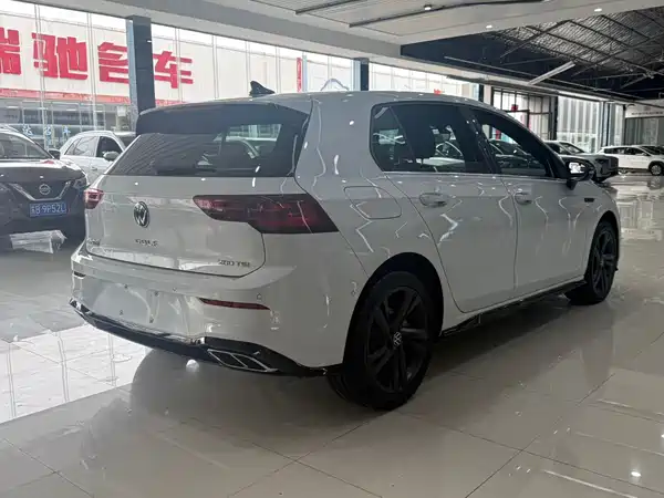 Volkswagen Golf 2023, фото 6