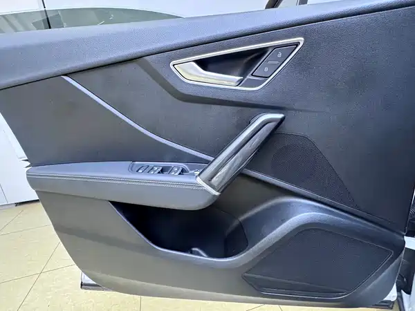 Audi Q2L 2022, фото 19
