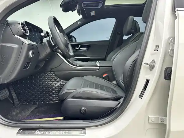 Mercedes-Benz C-Class PHEV 2023, фото 8
