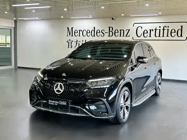 Mercedes-Benz EQE SUV 2024, фото 6