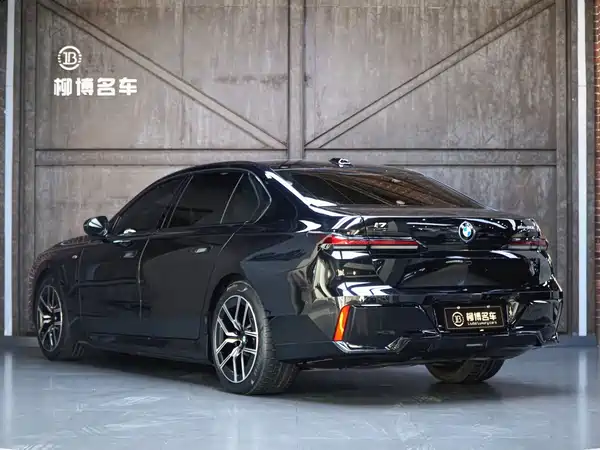 BMW i7 2023, фото 3