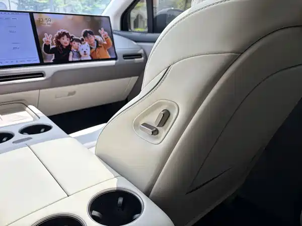 Li Auto i8 2025, фото 29
