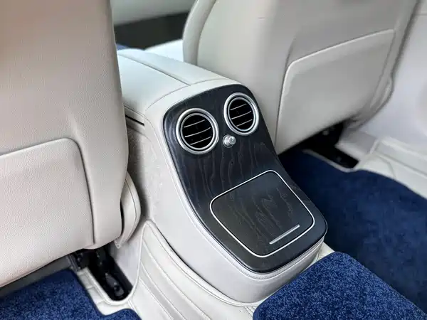 Mercedes-Benz E-Class 2022, фото 21