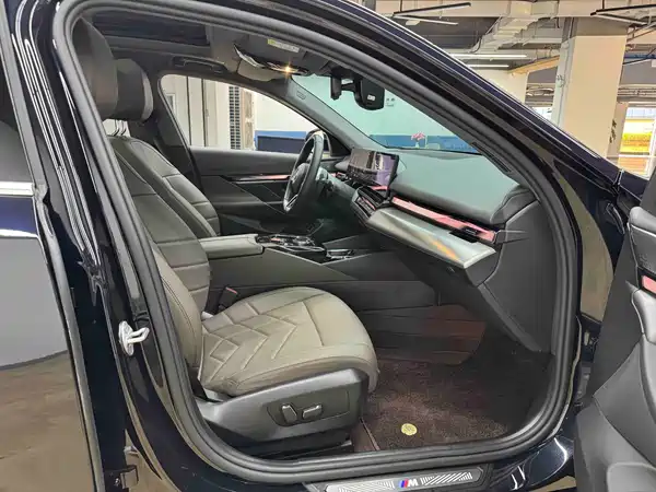 BMW 5 Series 2024, фото 24