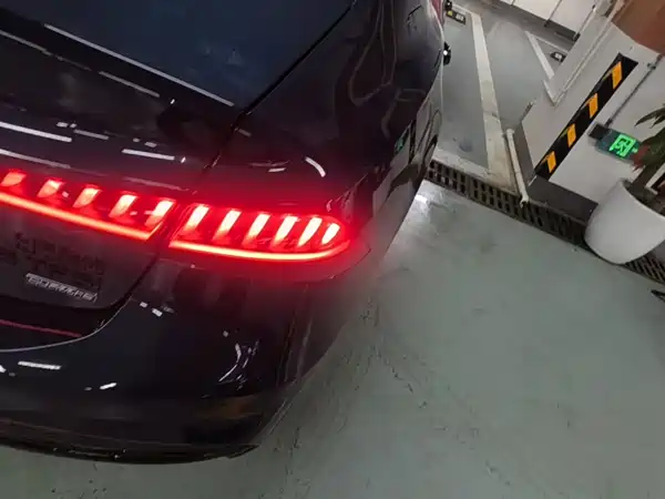 Audi A7L 2022, фото 7