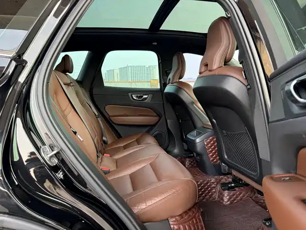 Volvo XC60 2024, фото 10