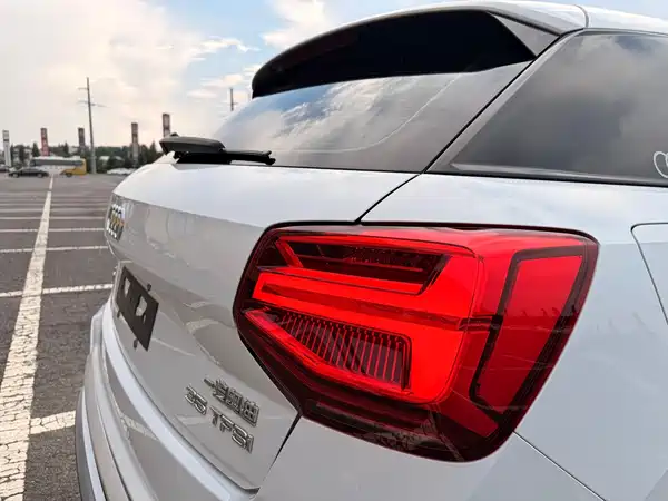 Audi Q2L 2022, фото 7